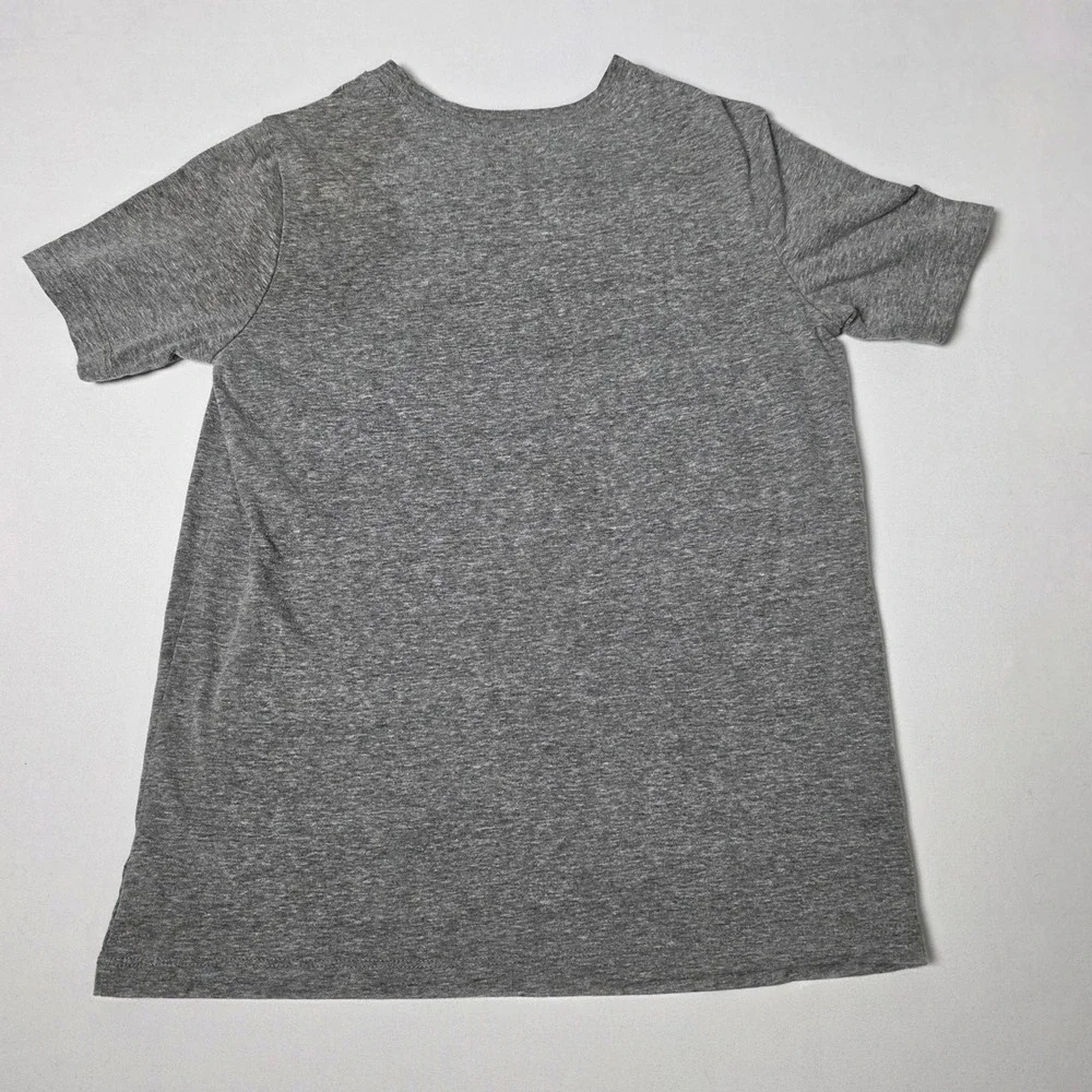 OshKosh B'gosh Graphic T-Shirt Boys Size 8 Gray Short Sleeve Logo Tee